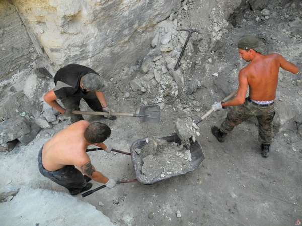 �������