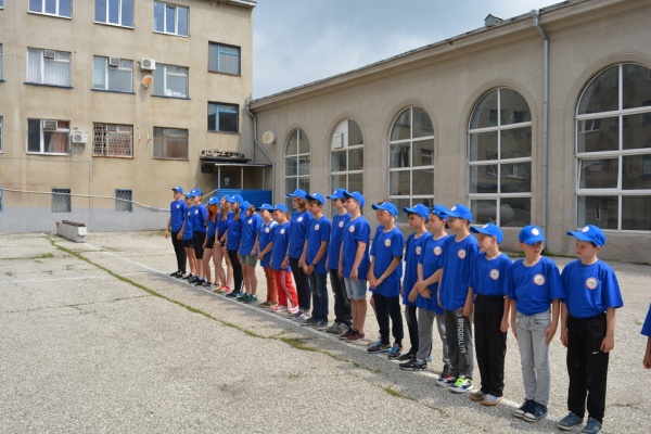 �������