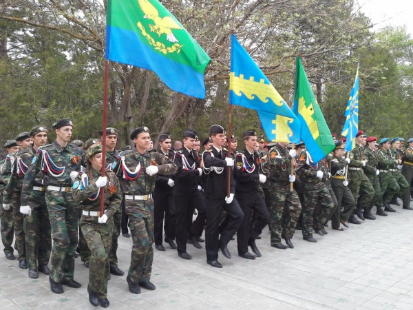 �������