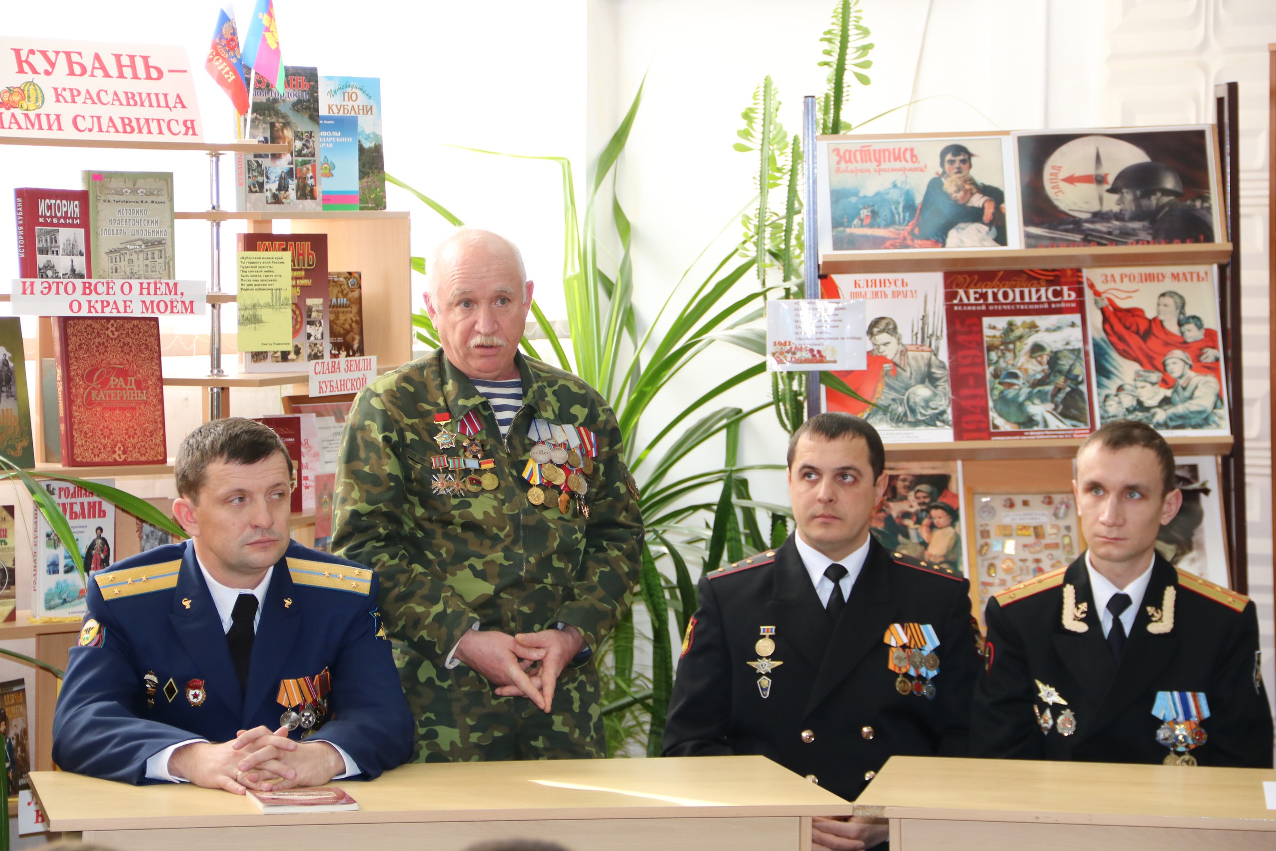 �������